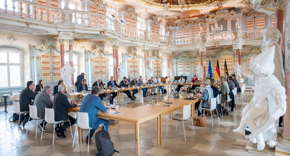 Auswärtige Kabinettssitzung im Kloster Schussenried, Bibliothekssaal