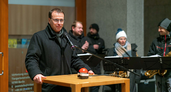 Übergabe der Gengenbacher Weihnachtstanne an die Landesvertretung, 25.11.2025