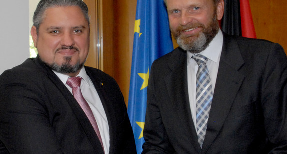 Moldauischer Außenminister Andrei Galbur und Staatssekretär Volker Ratzmann (L-R)