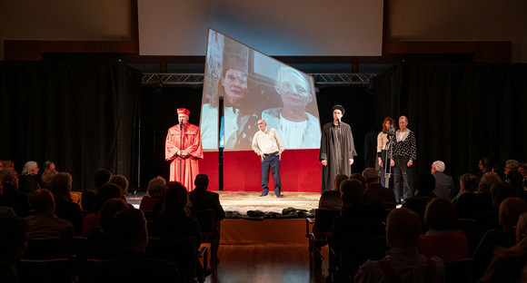 Theater Lindenhof, Eugen Bolz - Die ganze Hand