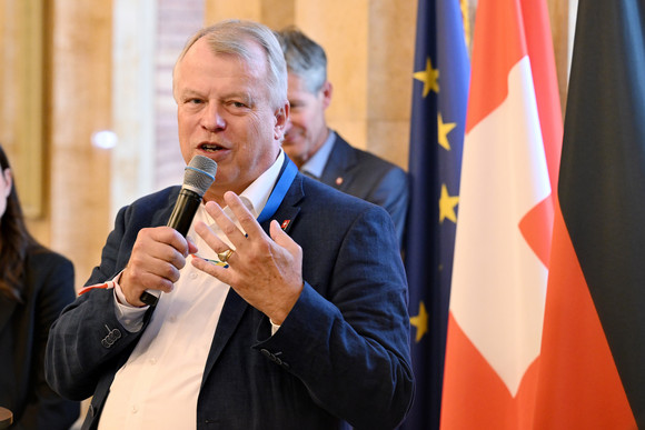 Urs Robert Schnider, Generalkonsul der Schweiz, bei seiner Ansprache