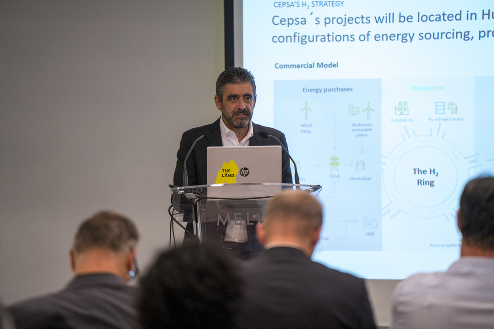 Ein Vertreter des spanischen Unternehmens CESPA spricht über geplante Wasserstoffprojekte. 