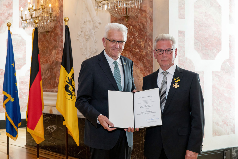 Ministerpräsident Winfried Kretschmann (l.) und Dr. Ing. h.c. Manfred Wittenstein (r.) (Bild: Staatsministerium Baden-Württemberg)