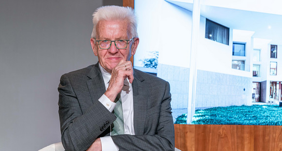 Buchvorstellung und Diskussion Im Herzen grün – Die Biografie Winfried Kretschmann, Ministerpräsident des Landes Baden-Württemberg