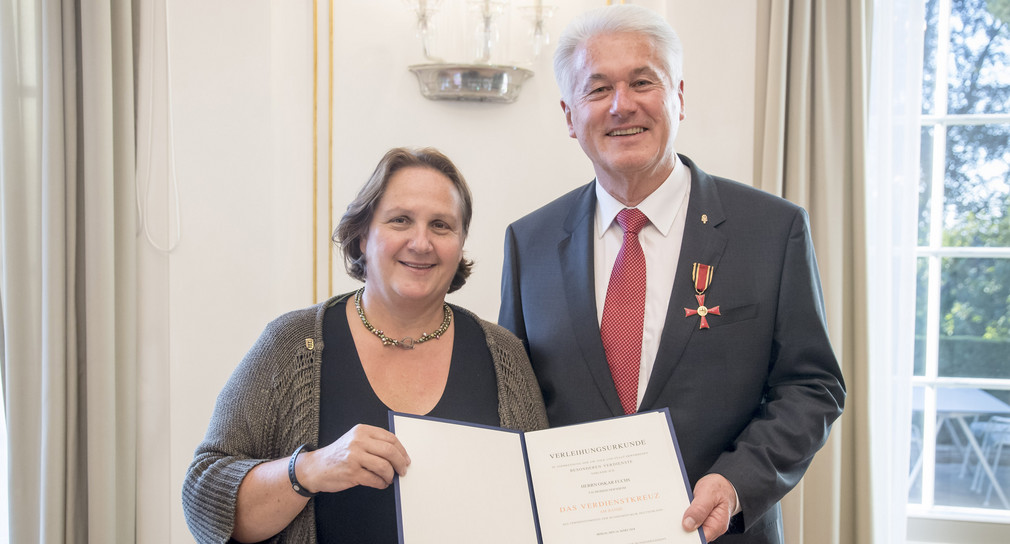 Staatssekretärin Theresa Schopper (l.) und Oskar Fuchs (r.) (Foto: © Staatsministerium Baden-Württemberg)