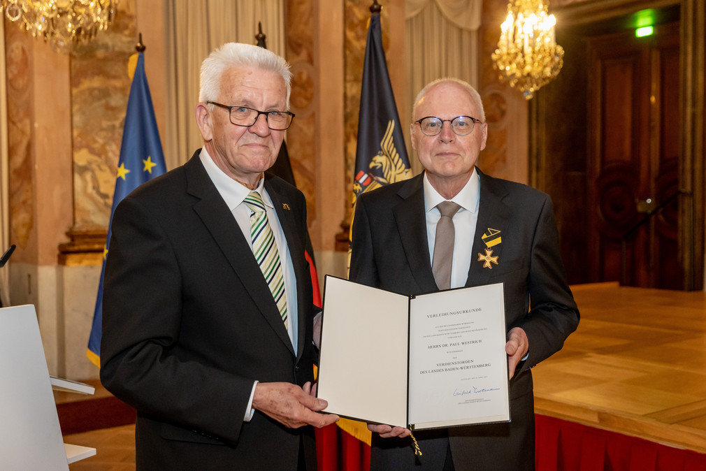 Ministerpräsident Winfried Kretschmann (l.) und Dr. Paul Westrich (r.) 