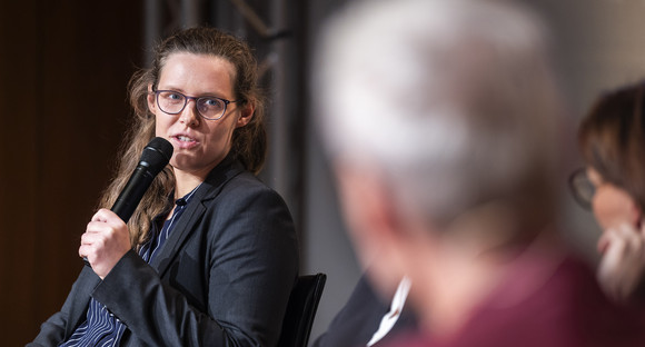  Dr. Annika Stechemesser bei der Veranstaltung zum Thema Klimaschutz in der Landesvertretung Baden-Württemberg, aufgenommen in Berlin, 27.11.2025