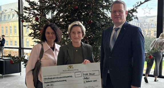 Bescheidübergabe an die IHK Ulm 