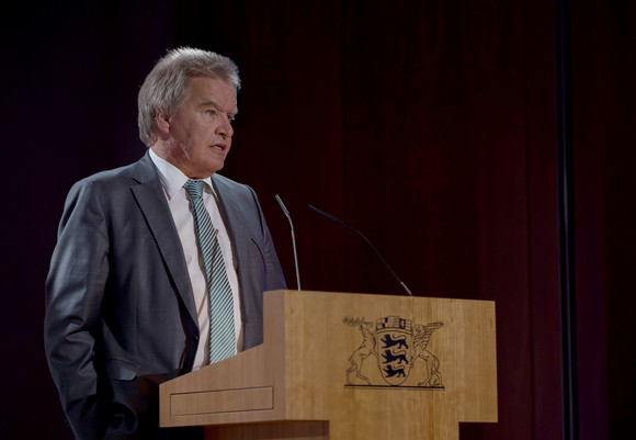 Sommerakademie Ressourcenwende – Herausforderungen und Chancen Franz Untersteller, MdL (Minister für Umwelt, Klima und Energiewirtschaft)