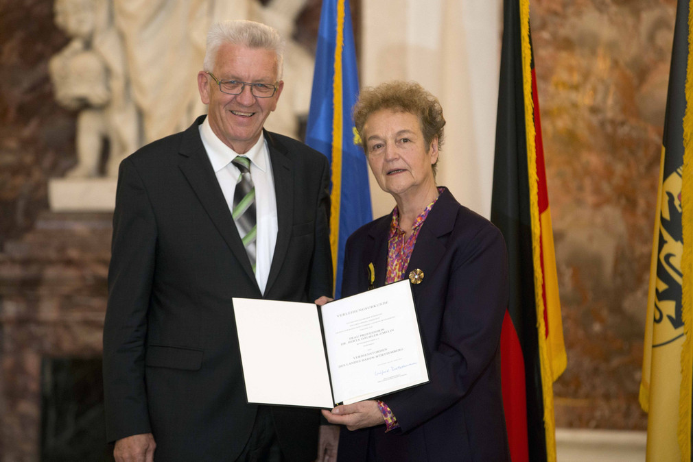Ministerpräsident Winfried Kretschmann (l.) und Bundesministerin a. D. Professorin Dr. Herta Däubler-Gmelin (r.)