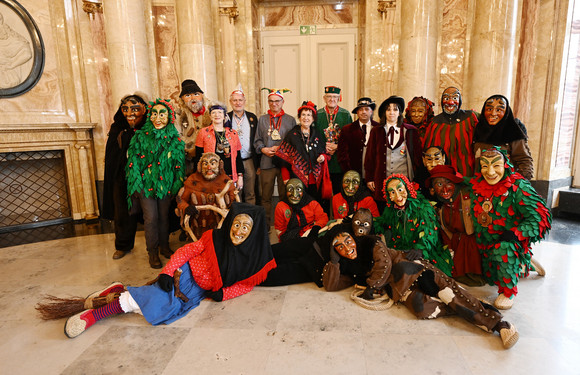 Gruppenbild mit dem Ortenauer Narrenbund