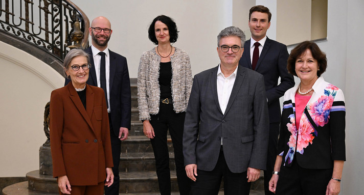 Gruppenbild des Normenkontrollrats Baden-Württemberg, von links nach rechts: Dorothea Störr-Ritter, Alexander Kozel, Dr. Susanne Herre, Dr. Dieter Salomon, Adrian Probst und Margret Mergen