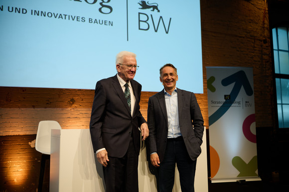 Ministerpräsident Winfried Kretschmann (links) und Hubert Rhomberg (rechts), Geschäftsführer der Rhomberg Holding