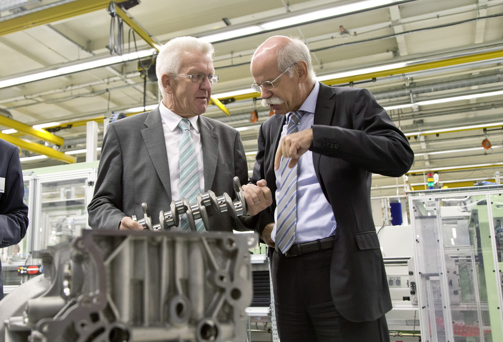 Ministerpräsident Winfried Kretschmann (l.) und Daimler-Chef Dieter Zetsche (r.) (Foto: Daimler AG)