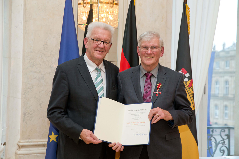 Ministerpräsident Winfried Kretschmann (l.) und Josef Müller (r.)
