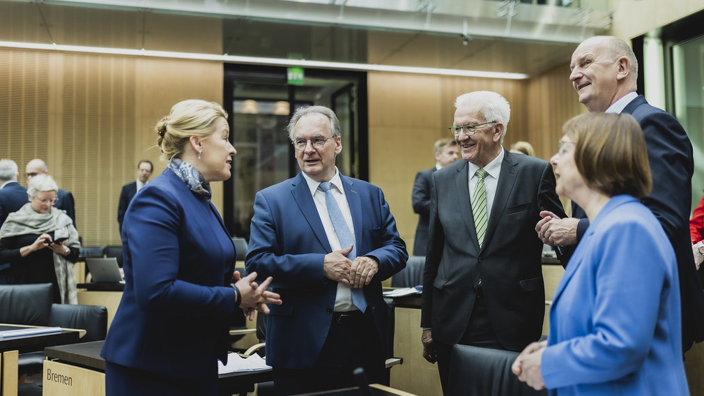 V.l.n.r.: Bürgermeisterin Franziska Giffey, Ministerpräsident Dr. Reiner Haseloff, Ministerpräsident Winfried Kretschmann und Ministerpräsident Dietmar Woidke