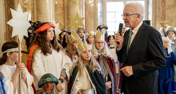 Ministerpräsident Winfried Kretschmann beim Sternsingerempfang im Neuen Schloss (Bild: Staatsministerium Baden-Württemberg)