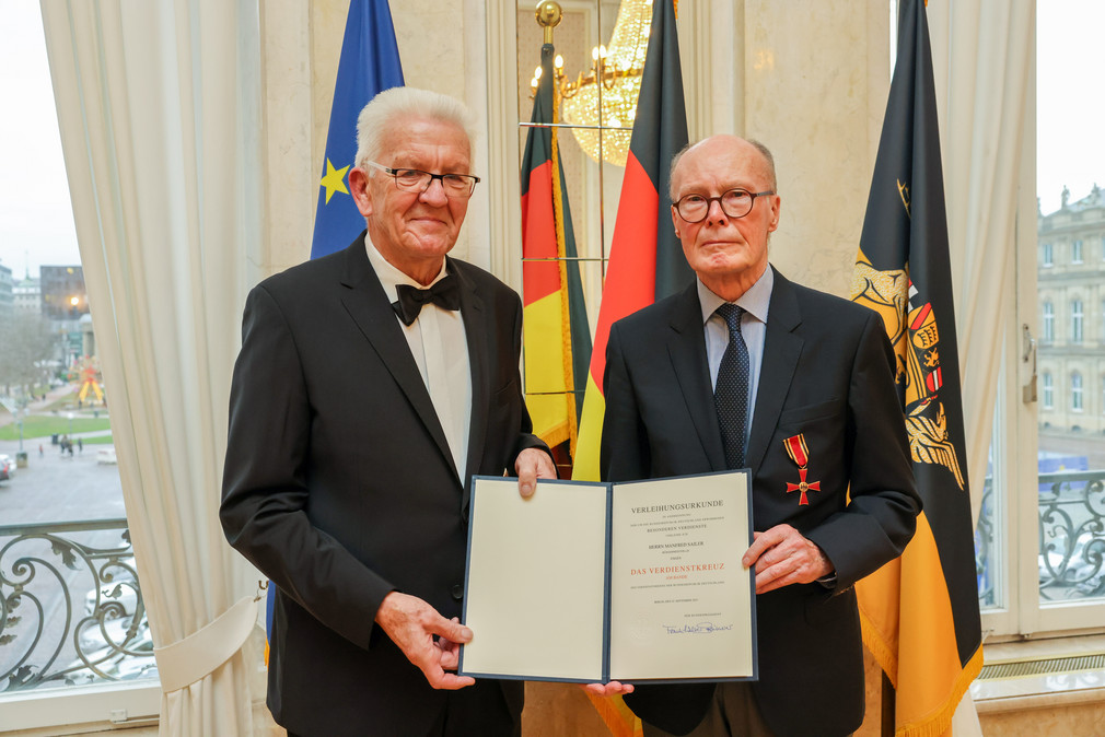 Ministerpräsident Winfried Kretschmann (links) und Manfred Sailer (rechts)