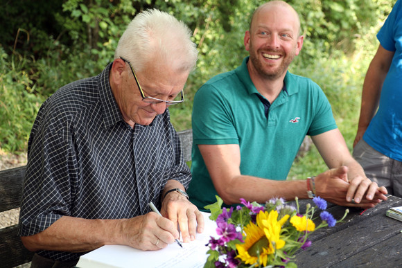 Wasserfallsteig in Bad Urach: Ministerpräsident Winfried Kretschmann (l.)