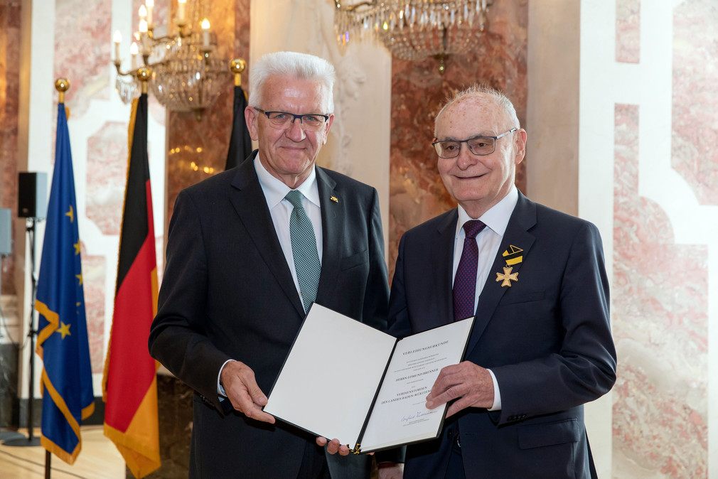 Ministerpräsident Winfried Kretschmann (l.) und Edmund Brenner (r.) (Bild: Staatsministerium Baden-Württemberg)