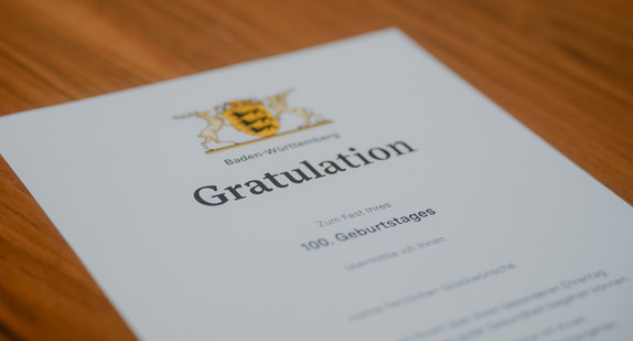 Glückwunschurkunde zum 100. Geburtstag