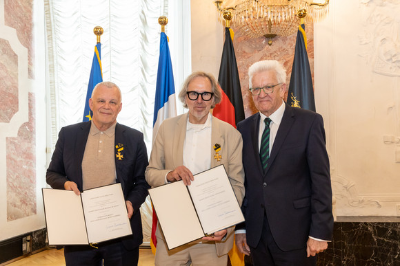 Ministerpräsident Winfried Kretschmann (rechts), Prof. Udo Dahmen (Mitte) und Prof. Hubert Wandjo (links)