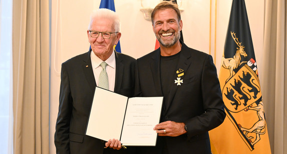 Ministerpräsident Winfried Kretschmann (links) und Jürgen Klopp (rechts)