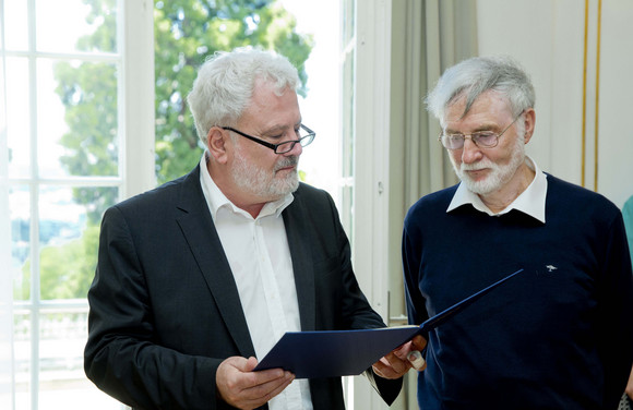 Josef Klegraf (r.) und Staatsminister Klaus-Peter Murawski (l.)