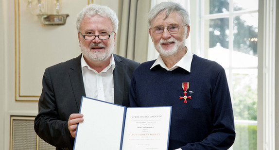 Josef Klegraf (r.) und Staatsminister Klaus-Peter Murawski (l.)