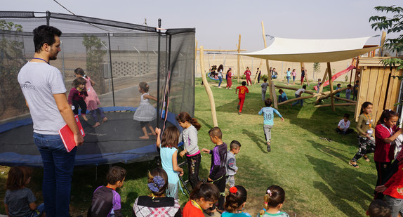 Spielplatz beim Kinderzentrum Our Bridge (Bild: © Stiftung Entwicklungszusammenarbeit)