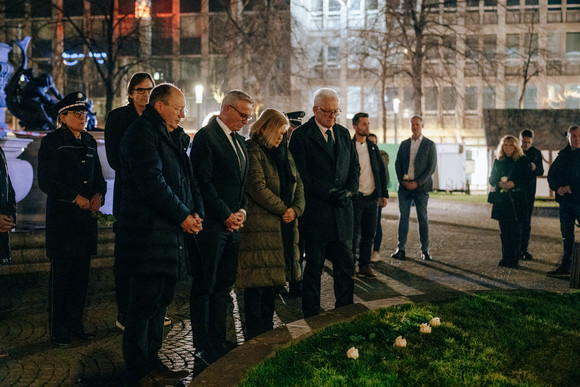 von links nach rechts: der Mannheimer Oberbürgermeister Christian Specht, Innenminister Thomas Strobl, Bundesinnenministerin Nancy Faeser und Ministerpräsident Winfried Kretschmann 