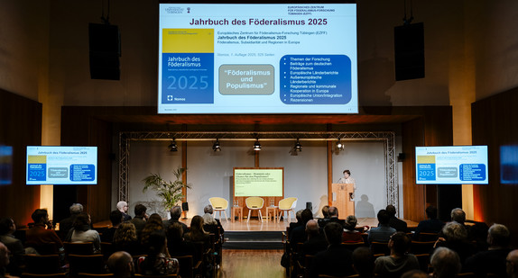 Präsentation des „Jahrbuch des Föderalismus 2025“ am 17. November 2025