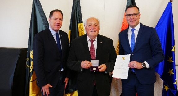 von links nach rechts: Oberbürgermeister Hartmut Holzwarth, Dr. Horst Mehl, Staatssekretär Siegfried Lorek