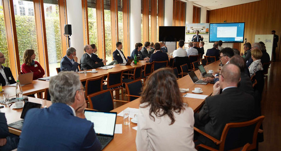 Landesvertretung Berlin: Geothermie-Veranstaltung mit Staatssekretär Baumann