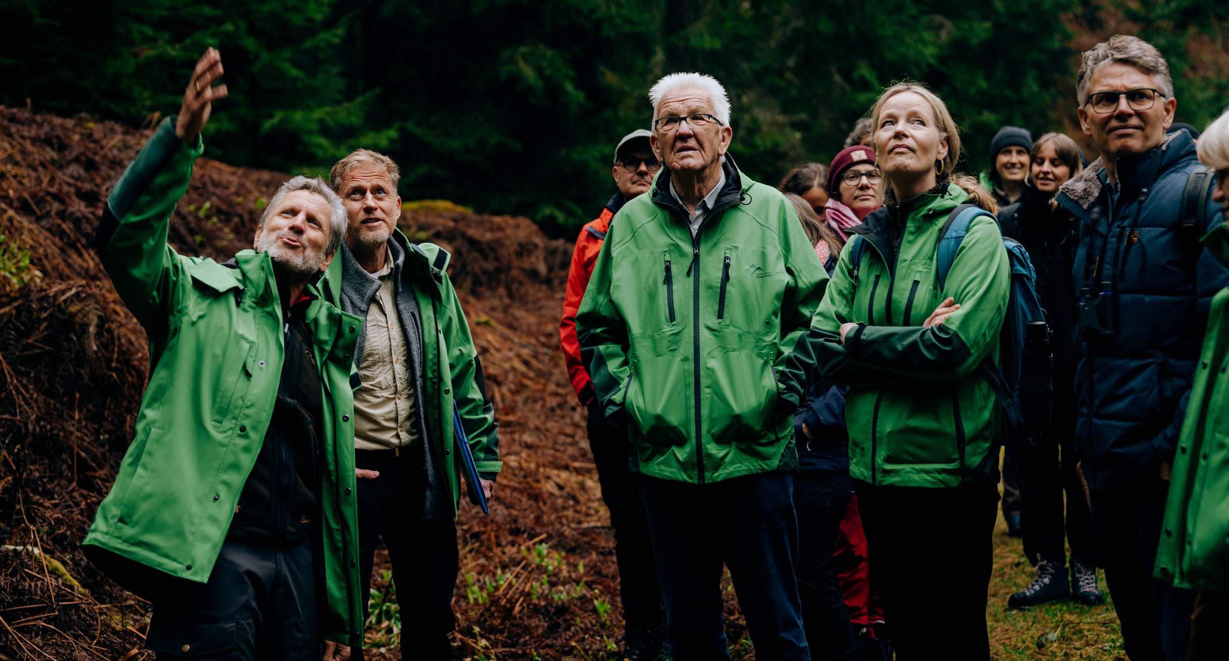 Erläuterungen für Ministerpräsident Winfried Kretschmann (Mitte) und Umweltministerin Thekla Walker (rechts)