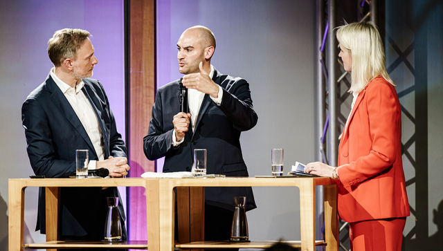 Bundesfinanzminister Christian Lindner, Finanzminister Dr. Danyal Bayaz und Moderatorin Sonja Álvarez Sobreviela